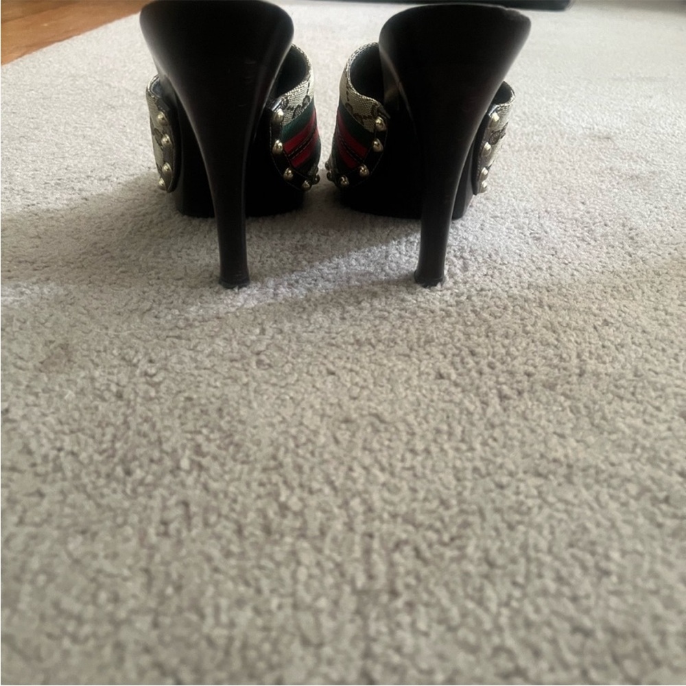 Gucci Women's Mules with Red, Green, and Black Accents - Picture 7 of 7